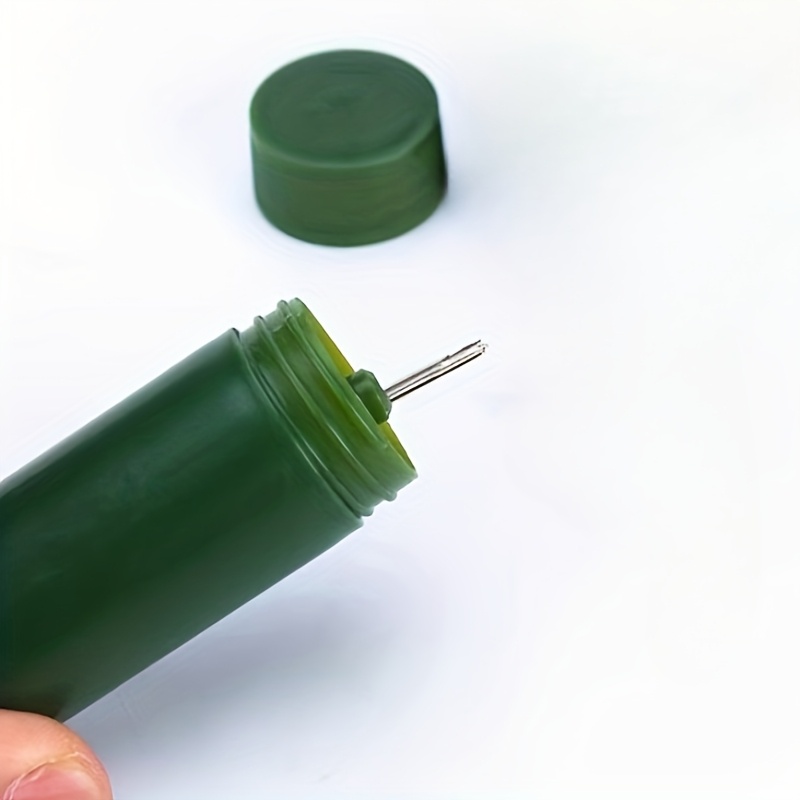 Sewing Technology - ชุดเย็บผ้าพกพาสีเขียวทหาร ชุดซ่อมฉุกเฉินขนาดกะทัดรัดพร้อมด้ายและเข็ม อุปกรณ์เย็บผ้าสำหรับการเดินทางเพื่อการซ่อมแซมอย่างรวดเร็ว