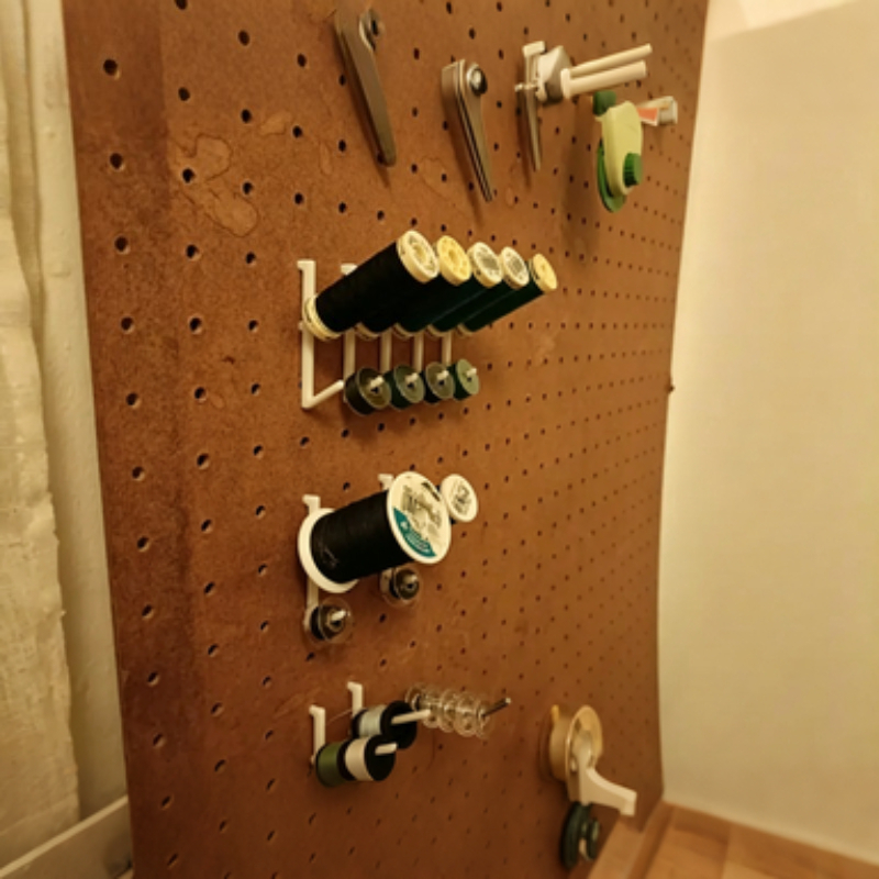ที่เก็บด้ายเย็บผ้าและหลอดด้าย  - Bobbin Organizer Box บทวิจารณ์และราคา