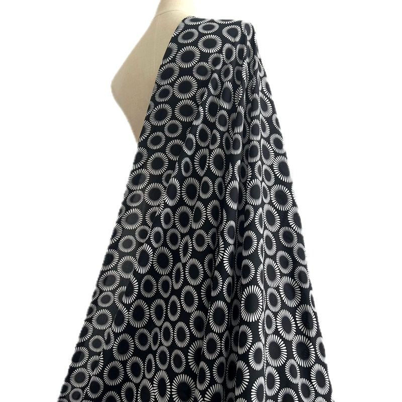 ผ้าม่านสีดำ ขนาดกว้าง 150 ซม.  - Is Sewing Textile Art บทวิจารณ์และราคา